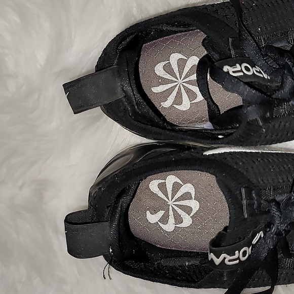 Nike VaporMax Flyknit - Picture 7 of 10